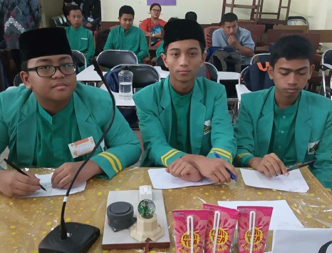 Delegasi MTs Al-Ittihadiyah Raih Juara 2 Cerdas Cermat Olimpiade Fisika se-Sumatera