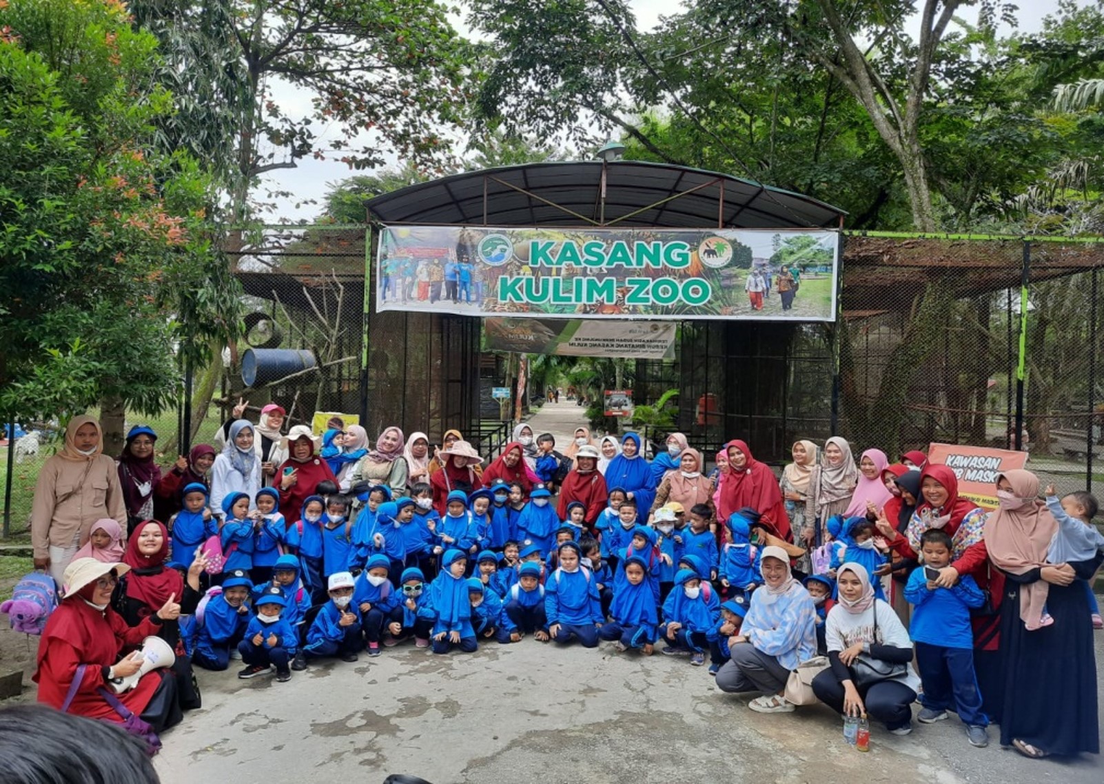 TKIT AL ITTIHAD Mengadakan Kegiatan Outdoor ke Kebun Binatang Kasang Kulim